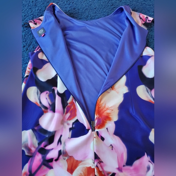 VINCE CAMUTO Women's 16 - Purple & pink floral stretch sheath dress knee length - Picture 3 of 5